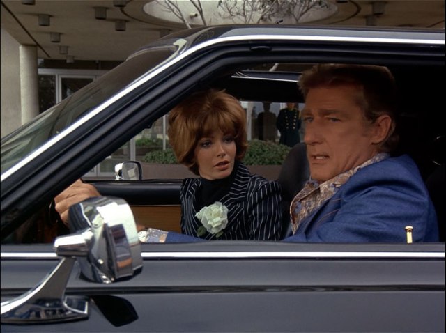 Jaclyn Smith as Dana Cameron