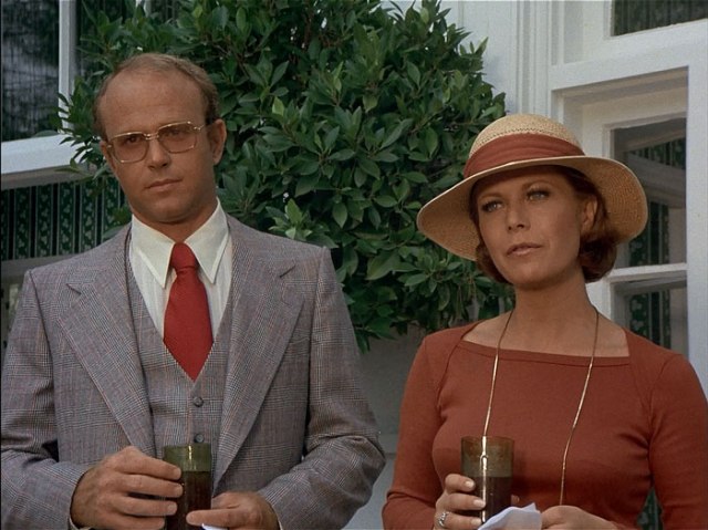 Dave Erhart (Alan Fudge) and Paula (Jan Shutan)